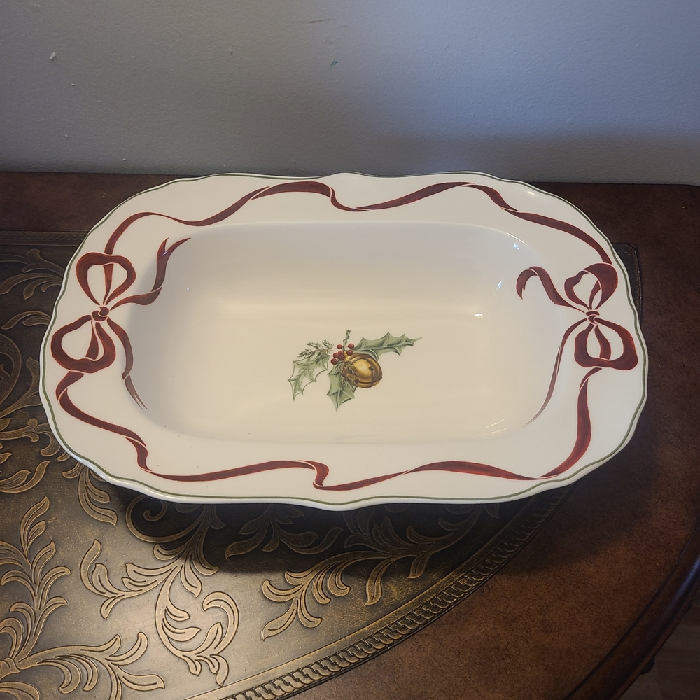 Noble Excellence HOLLY BELLS 11.5"x8.5"x3" Rectangle Serving Bowl HOLIDAY